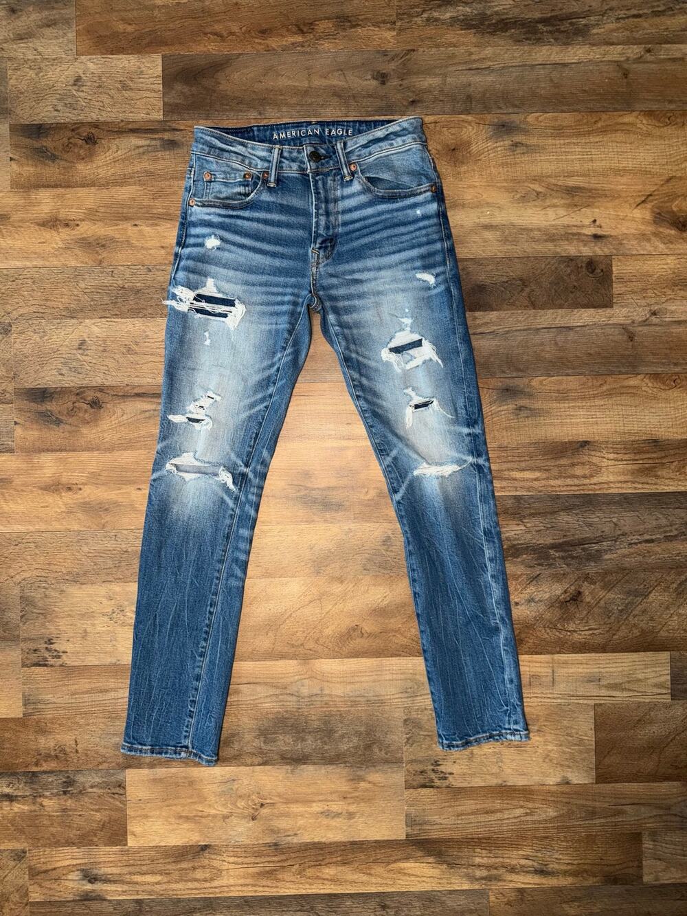 American Eagle men’s airflex + distressed slim blue jeans